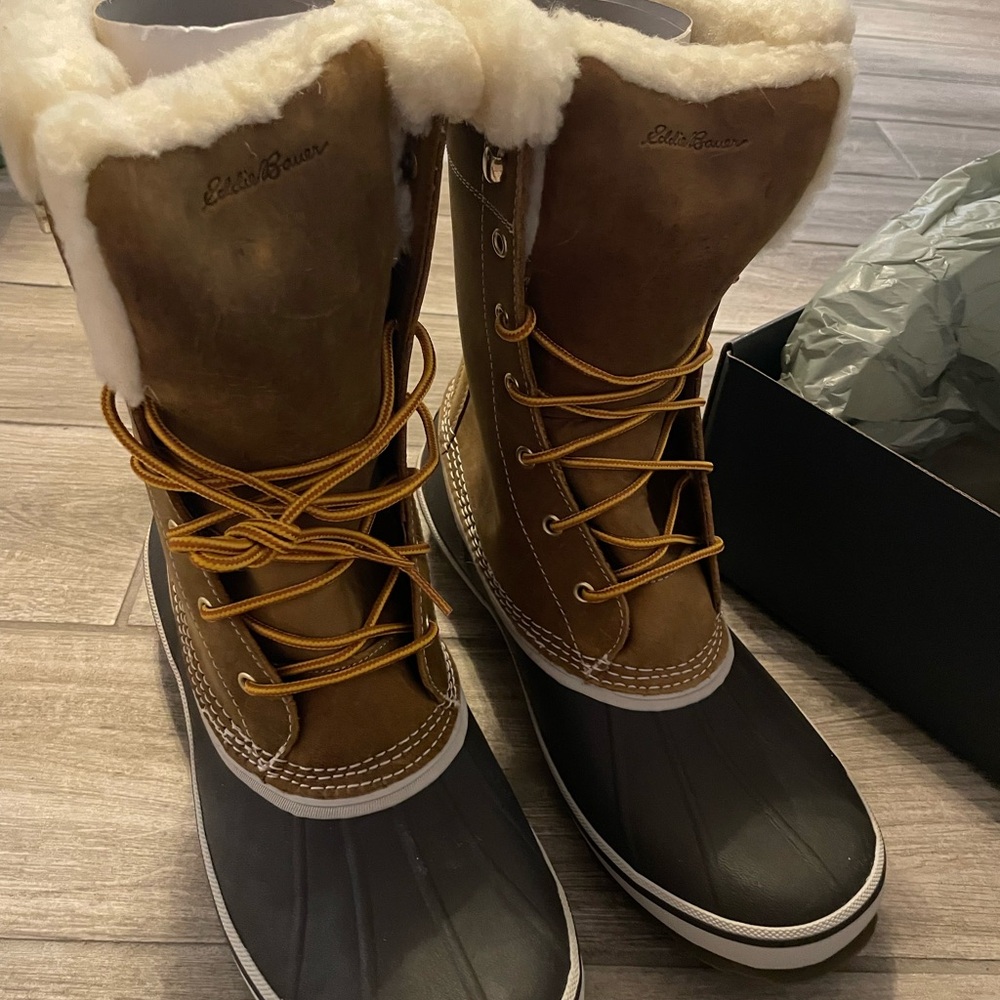 Eddie Bauer Men’s Brown and Black Winter Snow Boots